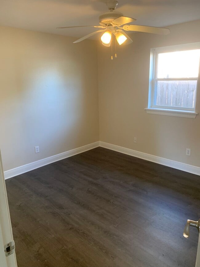 Building Photo - 4945 Avron Blvd