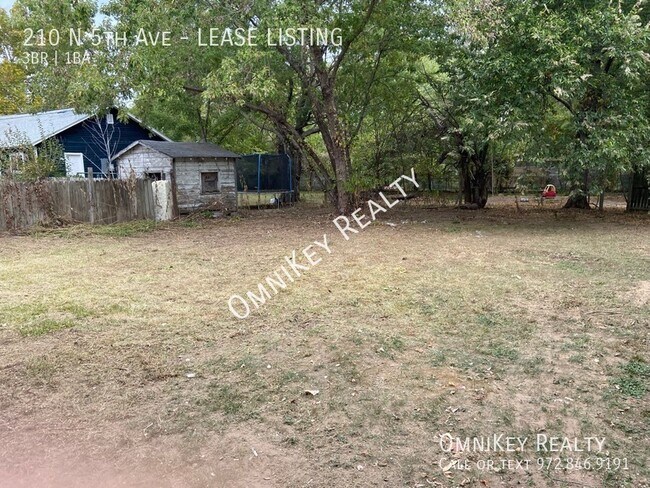 Building Photo - 210 N 5th Ave