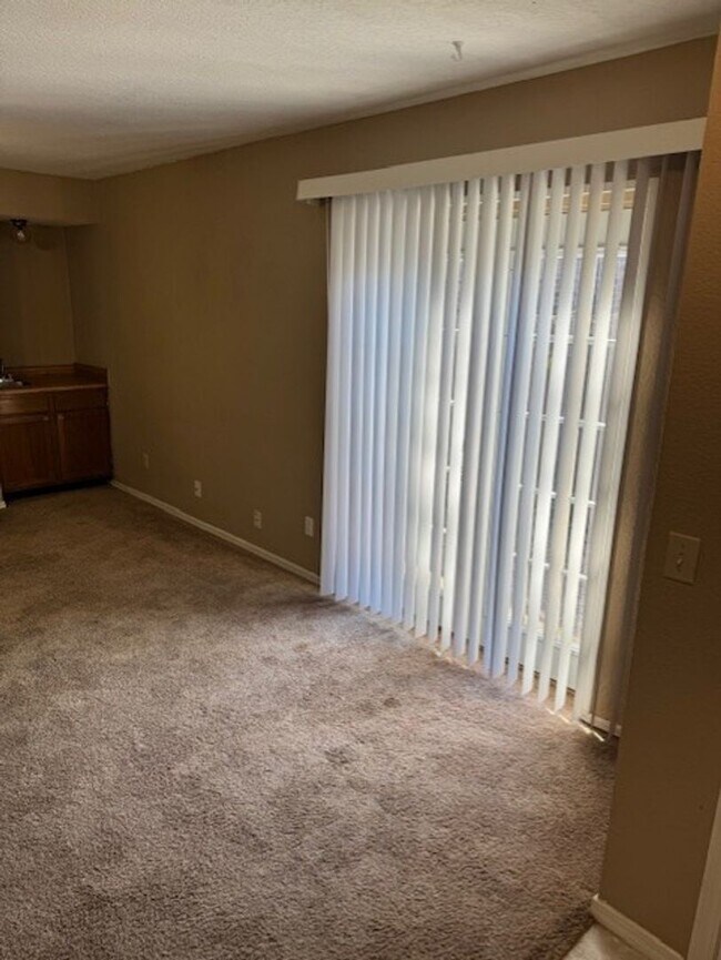 Building Photo - 1328-1330 Eastgate