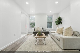 Building Photo - 283 Griffith St