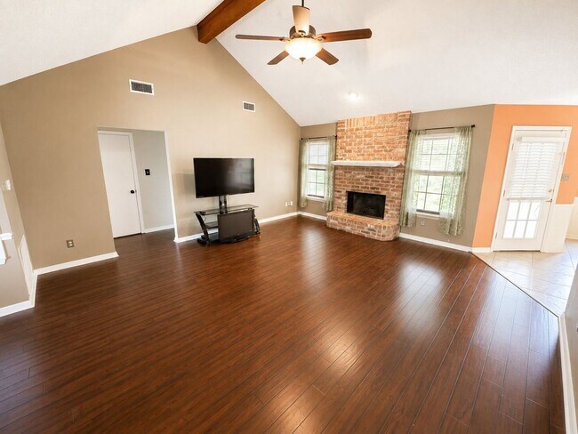 Building Photo - 464 Mayfair Ct