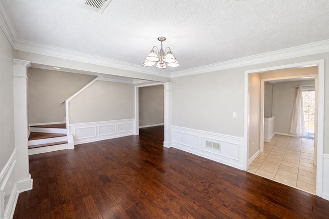 Building Photo - Spacious Home with Open Layout in Prime Johns Creek Location