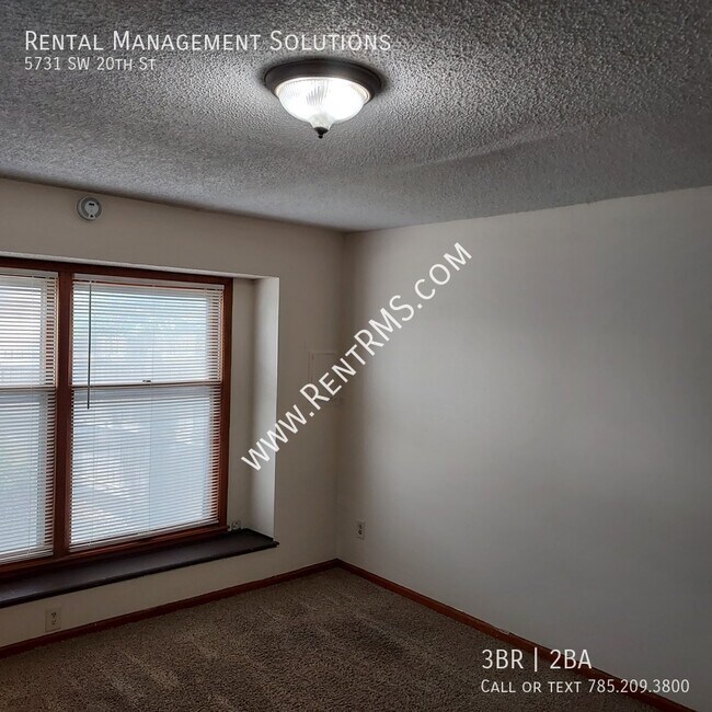 Building Photo - 5731 SW 20th St