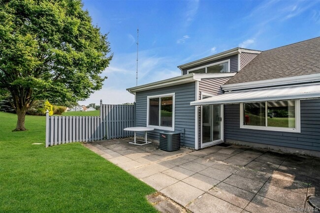 Building Photo - 745 Spring Lake Dr