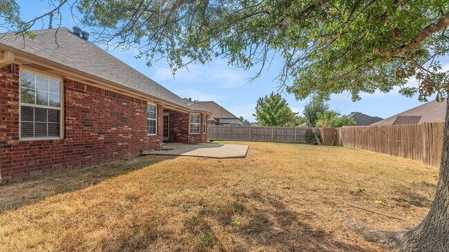 Building Photo - Quiet Family-Friendly Home