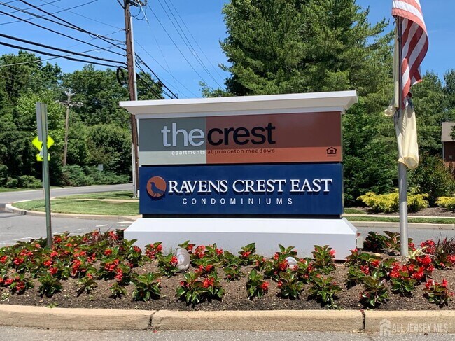 Building Photo - 2310 Ravens Crest Dr