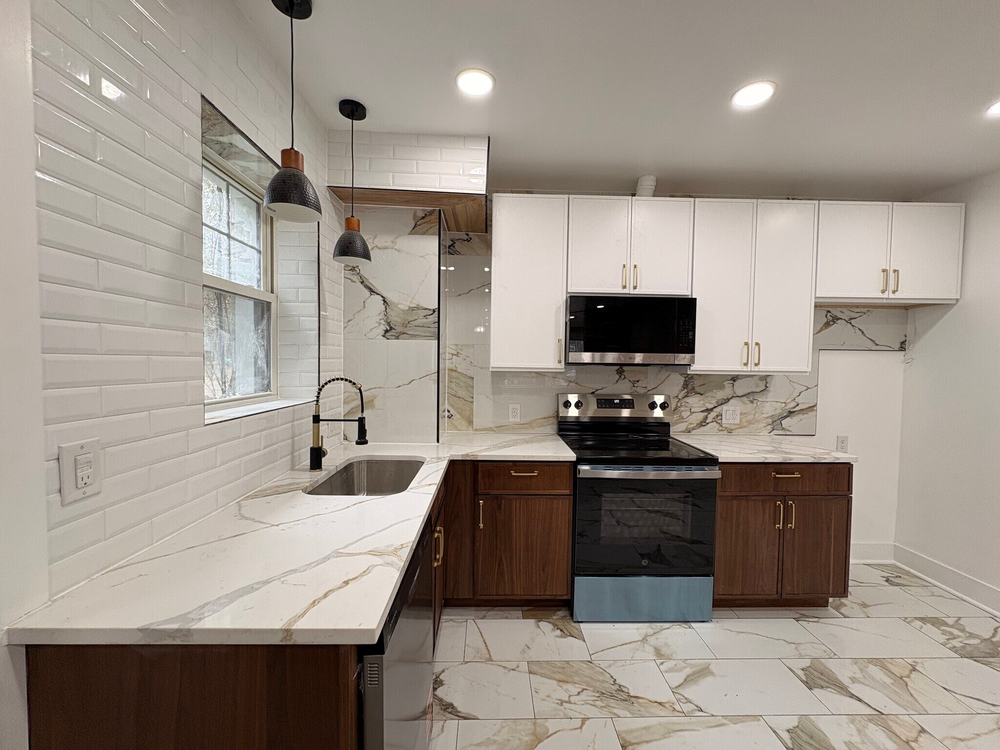 Building Photo - 7128 Card Ln