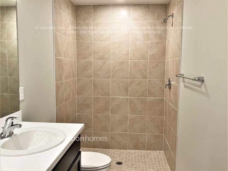 Building Photo - 4666 SW Cacao St