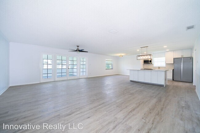 Building Photo - 3 br, 2 bath House - 15 Wisteria Dr.