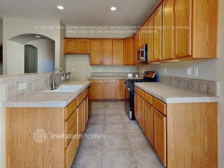 Building Photo - 1704 Carswell Ln