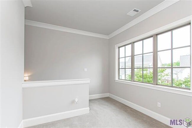 Building Photo - Upscale Townhouse in The Village at Magnol...