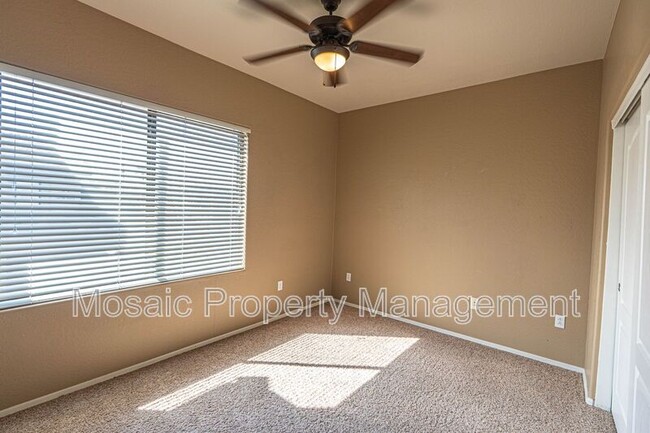 Building Photo - 705 W Queen Creek Rd