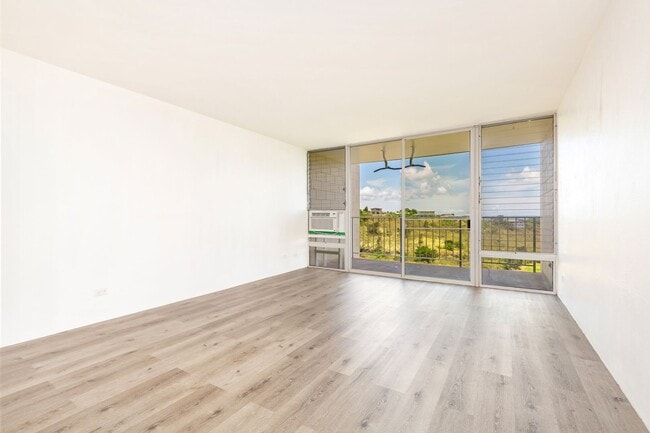 Building Photo - Spacious 2 bedroom 2 bath with Resort Style Amenities!