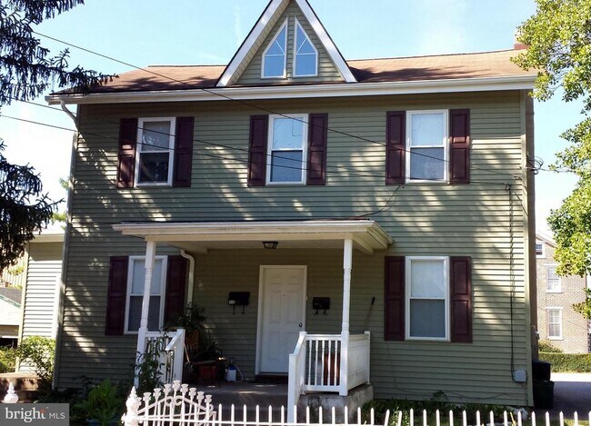 Primary Photo - 24 Green St