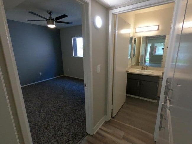 Building Photo - 1 bedroom in Sherman Oaks CA 91411