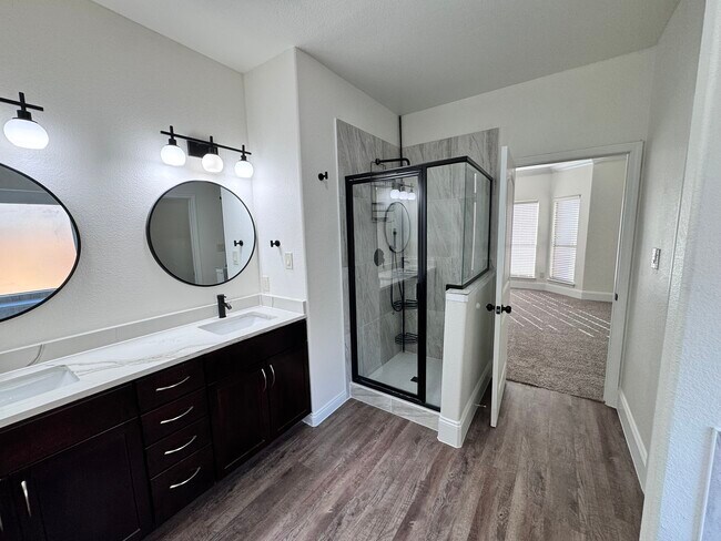 Building Photo - 15833 Bent Rose Way