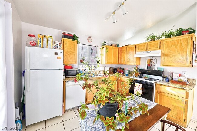 Building Photo - 8257 Cactus Root Ct