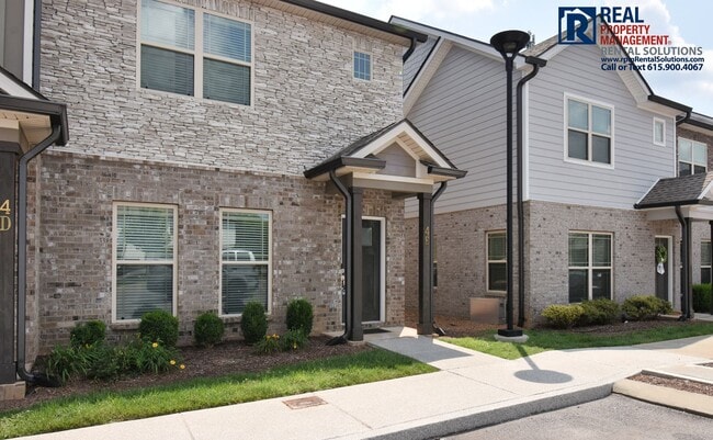 Building Photo - 555 Gresham Ln
