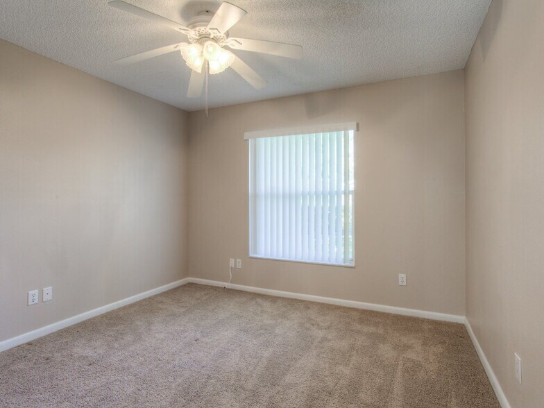 Building Photo - 1484 E Lake Woodlands Pkwy