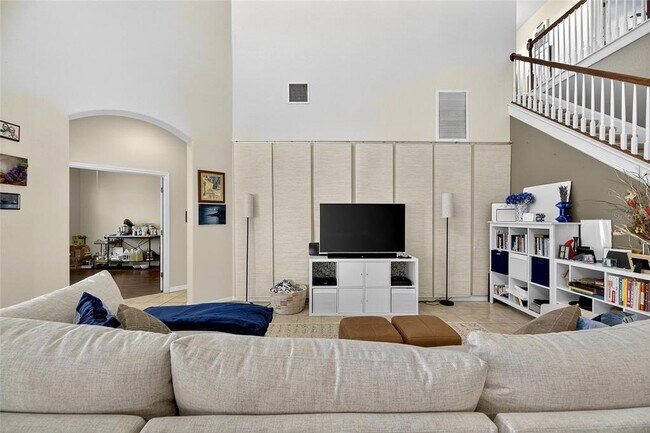 Building Photo - 3007 Silvermill Loop
