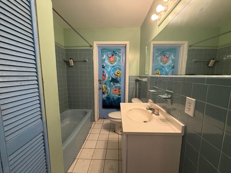 Building Photo - 6733 Fern Cir