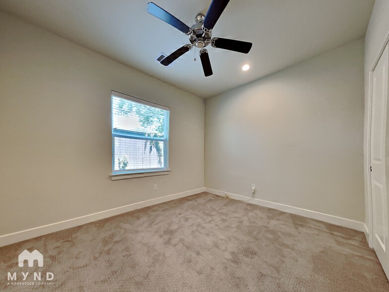 Building Photo - 113 Knightsbridge Park Ln