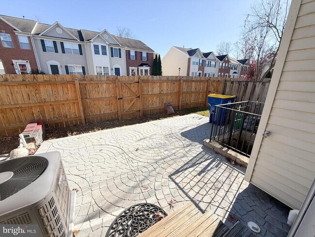 Building Photo - 204 Langley Ct