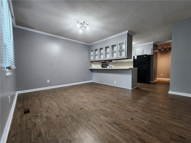 Building Photo - 110 Mayflower St