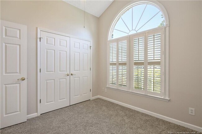 Building Photo - 1535 Dixon Dr