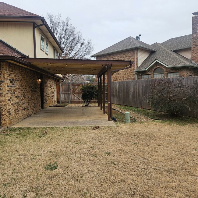 Building Photo - Grapevine Charmer