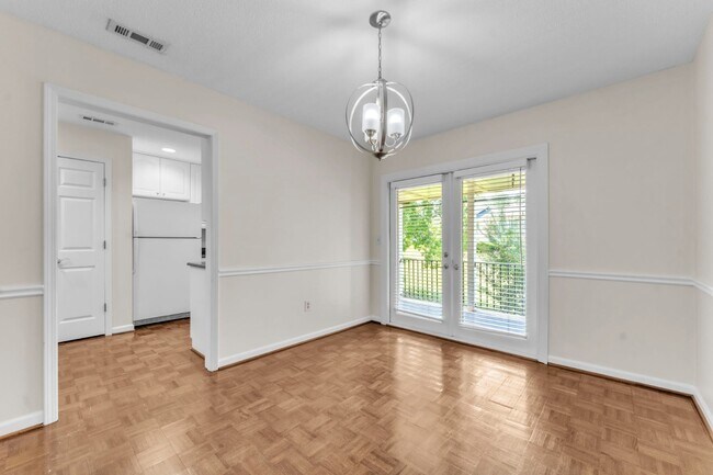 Building Photo - Beautiful 2-Bed, 2-Bath Condo with Elegant...
