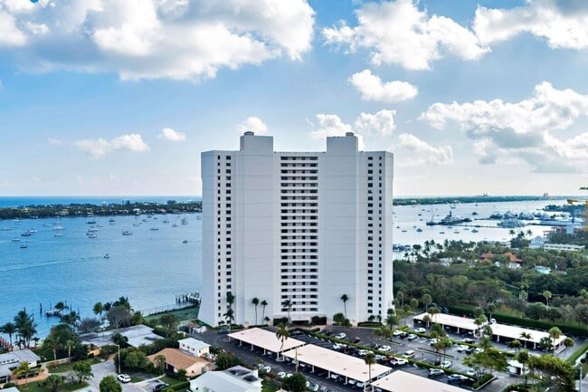 Building Photo - 5200 N Flagler Dr