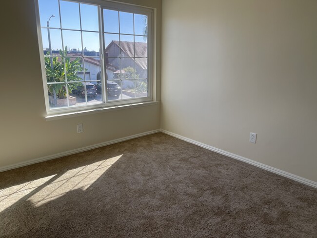 Building Photo - 15507 Caulfield Ave