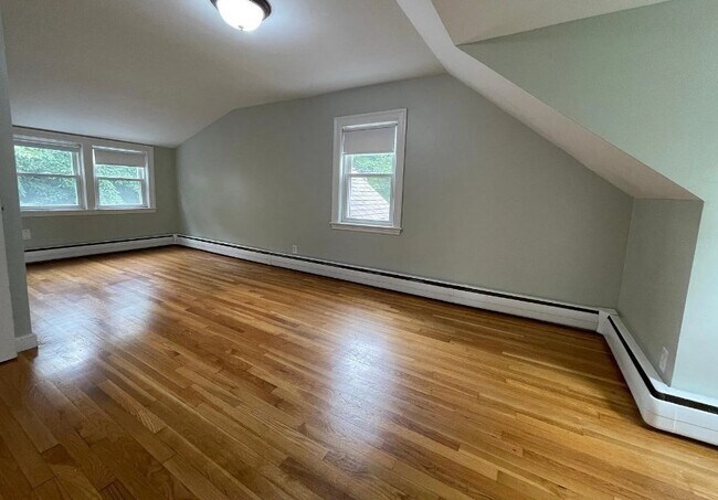 Building Photo - 90 Cabot St