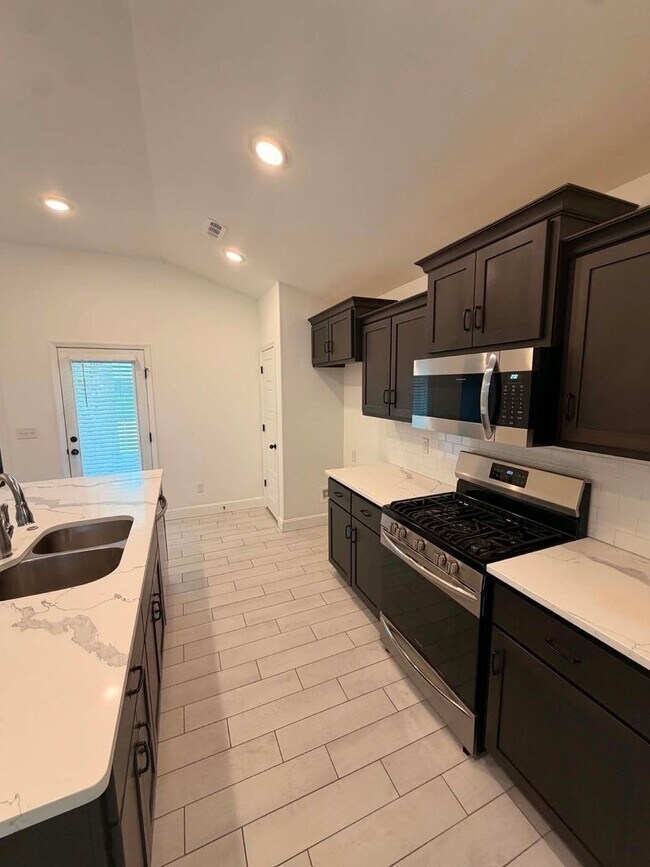Building Photo - COMING SOON: BEAUTIFUL 3 BEDROOM / 2 BATHROOM HOUSE IN ORONOGO MO!!!