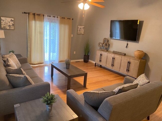 Building Photo - 115 Muhlenberg Ave