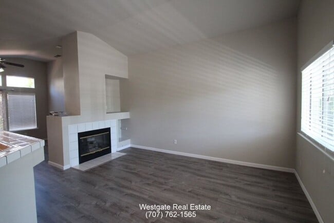 Building Photo - 1801 Foxboro St