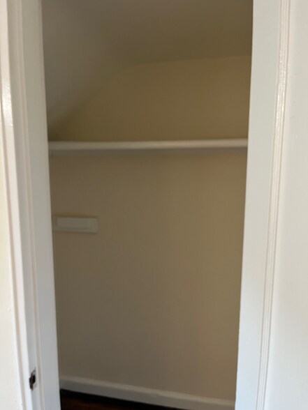 Building Photo - 6A Carolyn Terrace