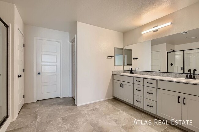 Building Photo - 4452 Sapphire Moon Ave