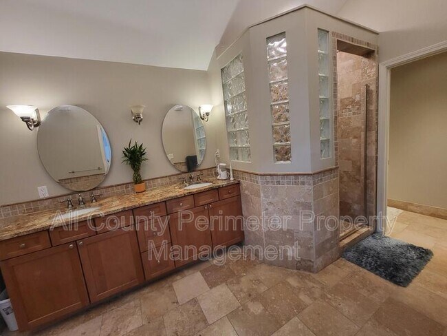 Building Photo - 363 Indian Hills Trail