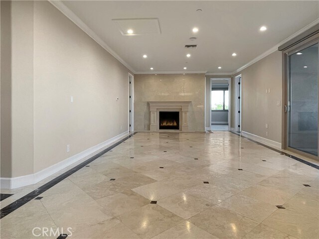 Building Photo - 2 Stallion Rd