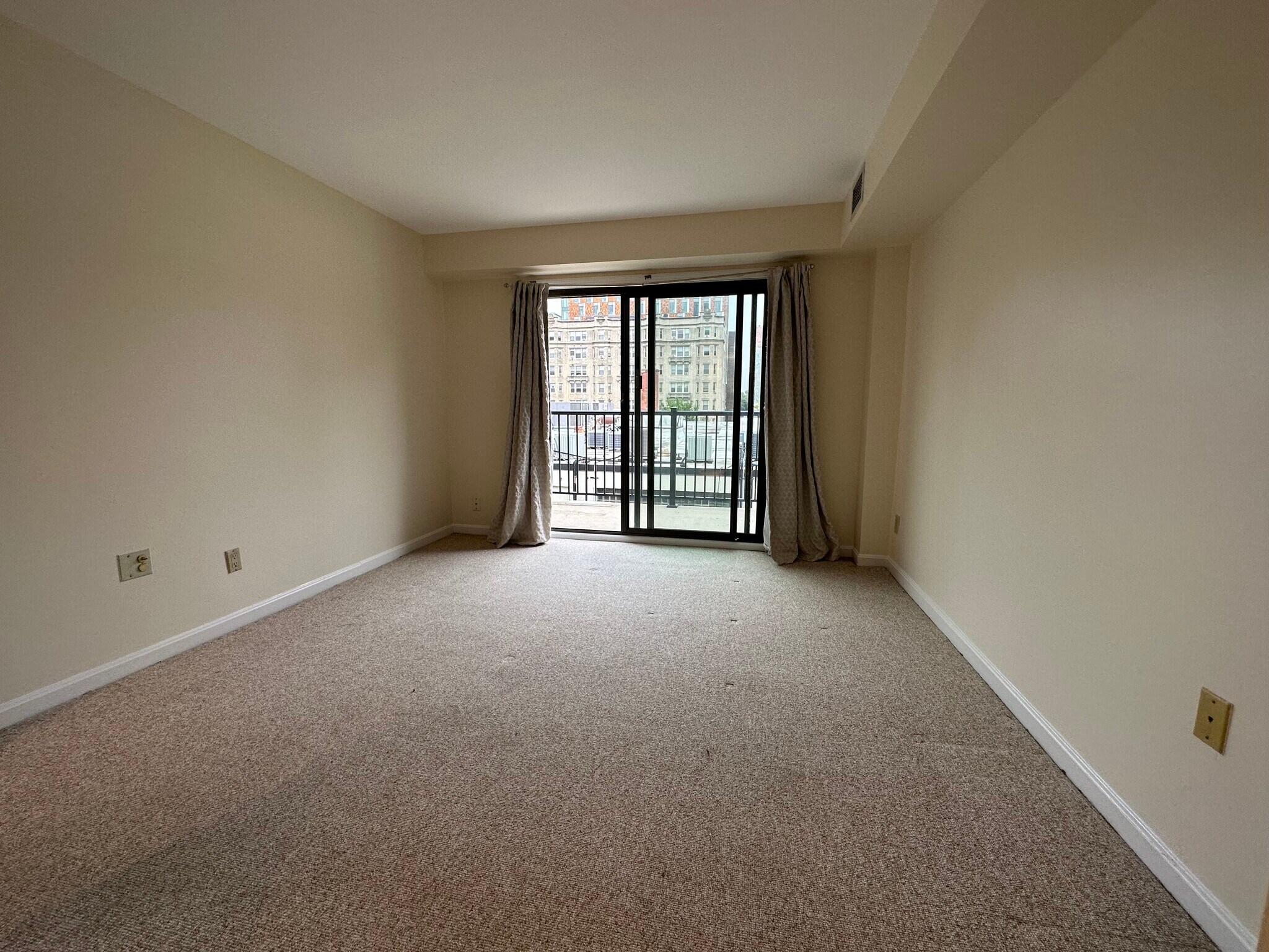 Building Photo - 50 Saint Stephen St