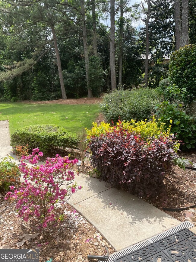 Building Photo - 6431 Oakleaf Way