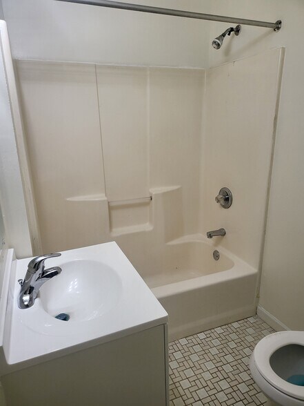 Bathroom 1 - 68 Elm St
