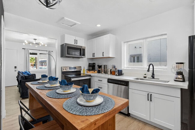 Building Photo - 1311 N 14th St