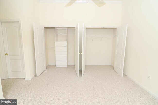 Building Photo - 12180 Abington Hall Pl