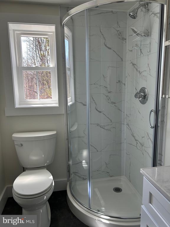 Building Photo - 152 N Walnut St