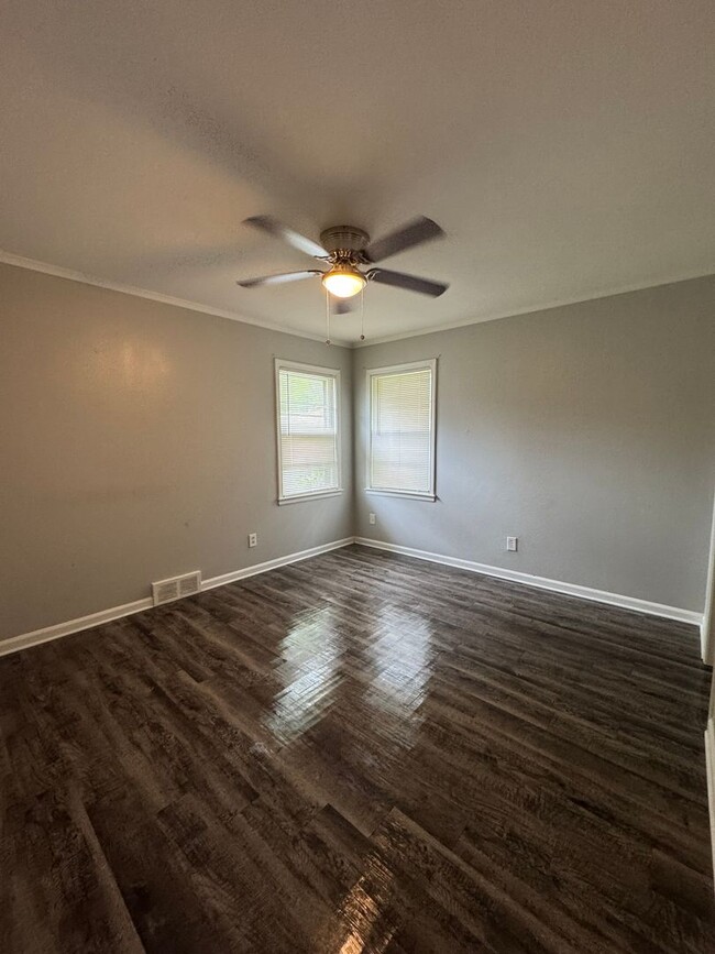 Building Photo - Very Nice Newly Rehabbed Home in Frayser -...