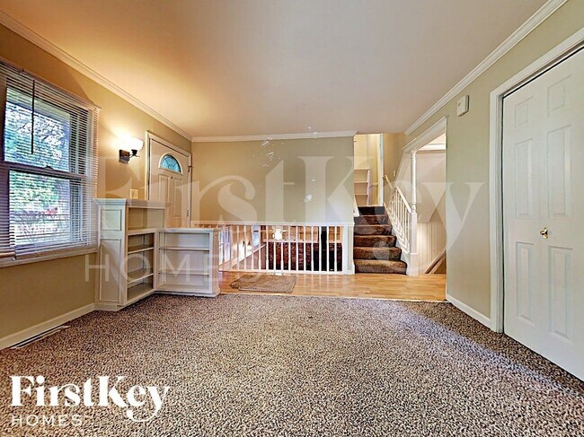 Building Photo - 28W608 Bolles Ave