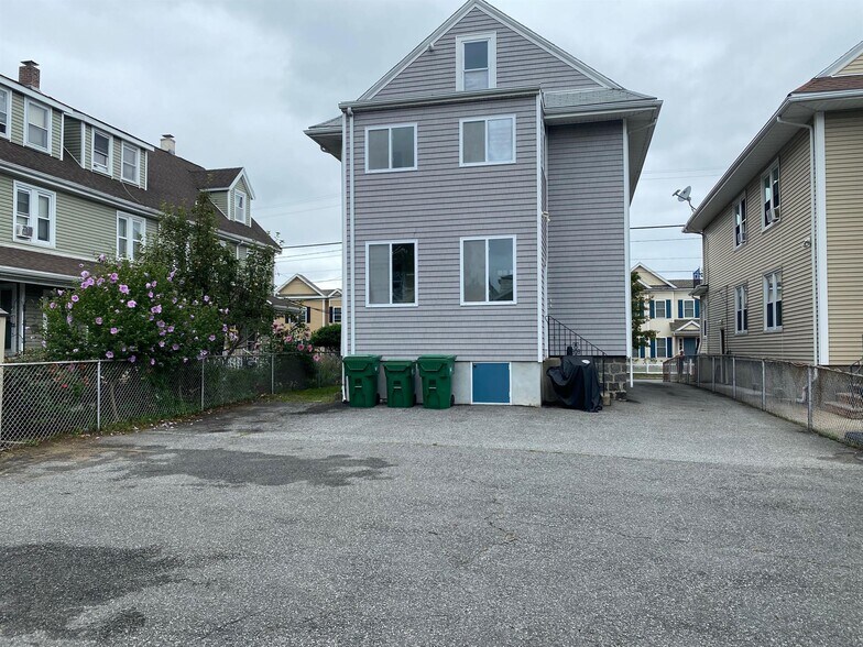 Building Photo - 169 Harvard St